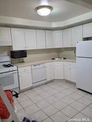 Clean And Bright 1 Bedroom Condo Apartment. Close LIRR, 7 Train, Northern Blvd. Heat, 1 Parking Included.