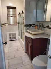 This is a diplex apartment at the heart of Bronx. It has 4Bedrooms and 2 bathrooms duplex, It has 2 parking spaces, backyard, huge kitchen, closed to all public transportations including 6 train Zerega Station, just 30 Minutes to Manhattan. It a private house, so the approval will be very easy, call the listing asap, before fly.