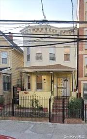 2 Family 1 block to 7th train, close to school and stores High income producer