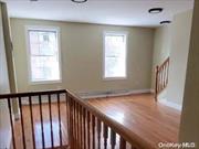 Historic newburgh.... Totally renovated 3 bedroom 1 bath duplex apartment in the heart of newburgh. Walking distance to all the cafes, george washington headquarters and all the art galleries.... A must see!!! Beautifully renovated