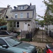 1 FAMILY 3BR COLONIAL , DET NEEDS WORK .