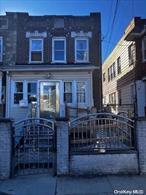 Handy man special ALL CASH DEAL!! Roof is 3 1/2 years old, hot water heater 1 years old, heating system is 1 year old. Common driveway Finished basement Seller motivated being sold As- Is! house being sold with violations