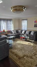 fully renovated and furnished 4 bedroom apartment, 2 bathroom, kitchen, living room, dining room, parking space. Close to transportation and stores.