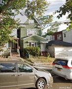 Excellent duplex apartment in a private house in Woodhaven, featuring 1 Bedroom, 1 Bathroom, Living/Dining, Kitchen on 2nd fl and 2 Bedrooms on 3rd fl. All utilities are included in the rent. Available to move in from Nov 1st.