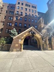 LARGE 1 BDRM COOP APT , LARGE WALK THRU KITCHEN , STAINLESS STEEL APPLIANCES W DISHWASHER AND MICROWAVE INC. HIGH CEILING. HARDWOOD FLOORS THROUGHOUT, LIVE IN SUPER AND LAUNDRYROOM IN BLDG