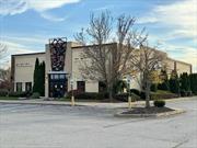 Franchise ready restaurant location with visibility from the highway is ready for a new concept. Situated at the intersection of I-84 & NY-17, this 6, 960 sf building is in the center of many demand generators. Three hotels surround the property allowing customers an easy walk, Garnet Health Medical Center (Hospital), The Crystal Run Galleria, the site borders the highway and the exit drops traffic directly onto Crystal Run Crossing which provides easy access on and off the site. Other businesses that draw traffic to the area are; Outback Steakhouse, Chilli&rsquo;s Grill, D&rsquo;Lux Diner, A brand new Starbucks, Dunkin Donuts, not to mention being in the middle of Middletown&rsquo;s Medical corridor close to many professional office tenants. BuildingAreaSource: Public Records,  BusinessType: Food & Beverage,  ConstructionDescription: Unknown,