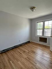 Super Large Apartment. 3 large bedrooms, 2 full bathrooms. Close to All. Subway near by