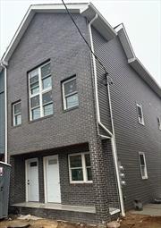 ***NEW CONSTRUCTION DUPLEX*** BRICK, EACH UNIT HAS A SECOND FLOOR,  CENTRAL AIR/HEATING, EBERYTHING IN THE HOUSE IS BRAND NEW MODERN, FIRST FLOOR BEDROOM HAS MASTER BATHROOM, HIGH CEILINGS, LOTS OF CLOSET SPACE, PRIVATE DRIVE WAY/GARAGE, HUGE BASEMENT WITH HIGH CEILING AND FULL BATHROOM, PERFECT LOVATION, QUIT STREET, WALKING DISTANCE TO EVEYTHING INCLUDONG SUBWAY. WONT LAST!!