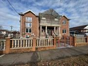 House For Sale. 2 Entrances. Foam, Solar Panel, Fence. building size 26x48