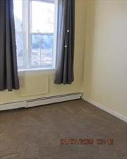 1 Bedroom apartment above an office located close to buses trains and stores