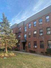 Must see! Step into this delightful 1-bedroom, 1-bath Co-op in the Rocky Hill Tenants of Bayside. Good school district #26, PS 203, MS 158. Close to the LIRR Shopping Center, Library, Restaurant, Bus #Q27, 31 and QM3 Express Bus to NYC. Ready move in.