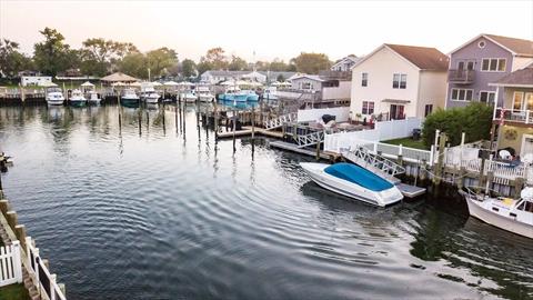 Dock