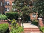 Welcome to this Beautiful, Sunny, Renovated 1 Bedroom Apartment On Top Floor, Spacious Living Room/Dinning Room, Kitchen, Laundry Facilities In Basement. Close To All. Additional information: Appearance: Excellent
