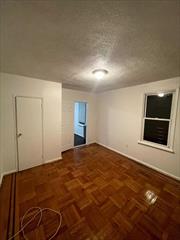 This is a move in ready 2nd floor unit, features 2 bedrooms, one full bathroom and a nice size kitchen on the Williamsbridge section of The Bronx.