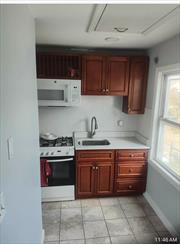 Rent for 2-bedroom 1 bath prim area. location is Excellent.