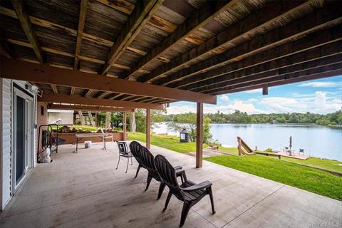 Dock