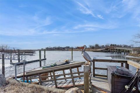 Dock