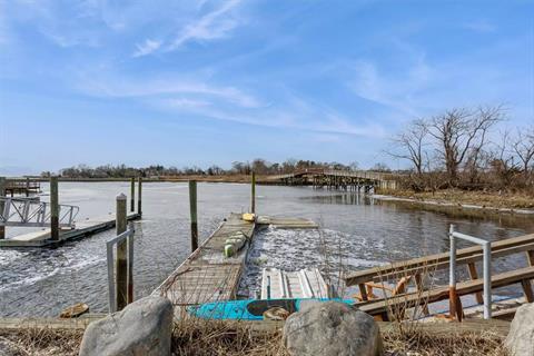 Dock