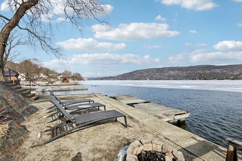 Dock