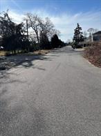 Prime location, walk to beach, easy access to major highway, well manicured surroundings