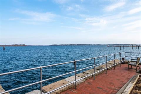 Dock