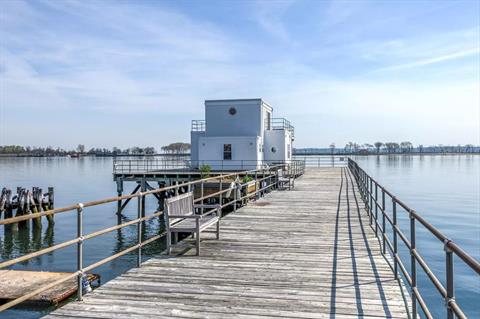 Dock