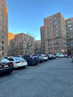 1503 Metropolitan Ave, Apt 7E, a very nice renovated 1-bedroom apartment in the Parkchester section of the Bronx.Brand new kitchen with stainless steel appliances and a remodeled bathroom. Near to shopping, Near to Schools, Medical facilities, restaurants, and much more. Ideal location for an easy commute, three blocks from 6 trains, and multiple MTA buses 39, 36, 22, lines including the BM express bus to Manhattan. .