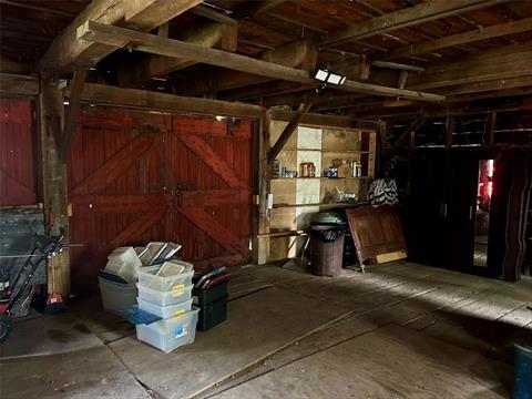 Barn
