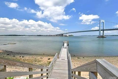 Dock