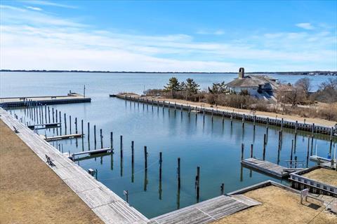 Dock
