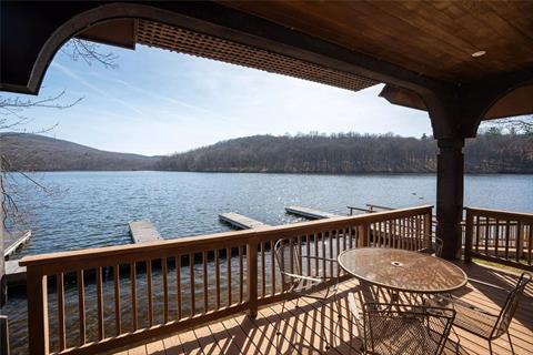 Dock