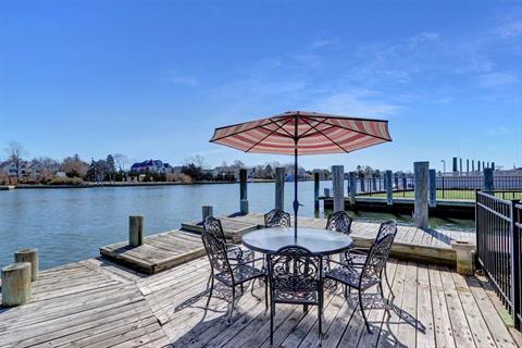 Dock