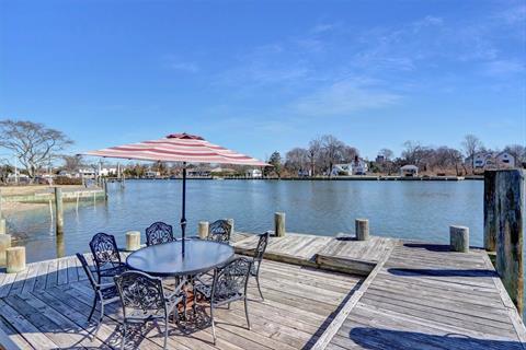 Dock