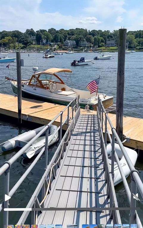 Dock