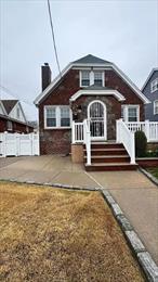 Beautiful 2 fam home in great location, close to train, Buses, close to JFK airport.PRICE REDUCTION OPEN HOUSE SATURDAY MAY 31, 202512 to 2 PMSALES MANAGERSAM SINGH 516-455-4660