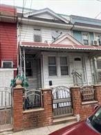 Well maintained beautiful house. Close to all E & F Trains and other public transportation. Very accessable to Highway, Jamaica Hospital.Few minutes to JFK. Close to all shopping and parks.