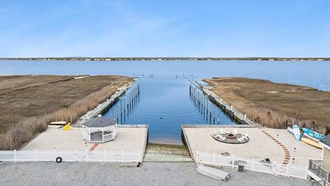 Dock