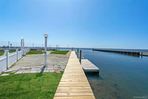 Dock