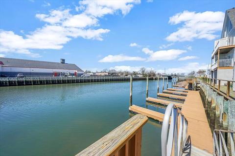 Dock