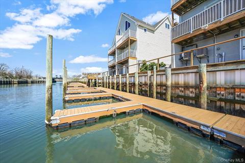 Dock