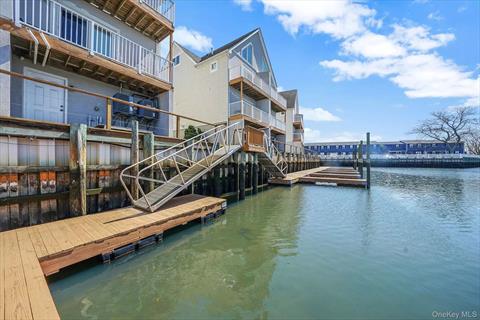 Dock