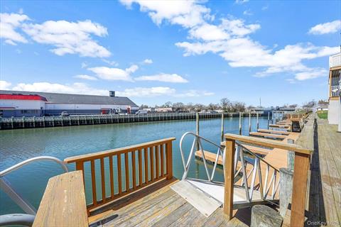 Dock