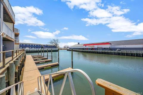 Dock