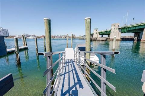Dock