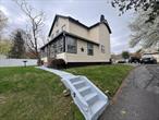 Welcome to 1731 Maple Ave, 2 Bedroom 1.5 Bathroom.