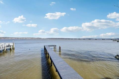 Dock