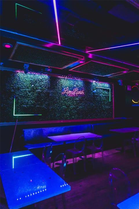 Bar