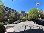 Spacious one Bedroom unit in the heart of Bronxville in moving condition.  Walk to Schools, House of worships, super market, restarunts, Metro, Buses, Parks, major highways and parkways etc. Bronxville schools. Recently painted.