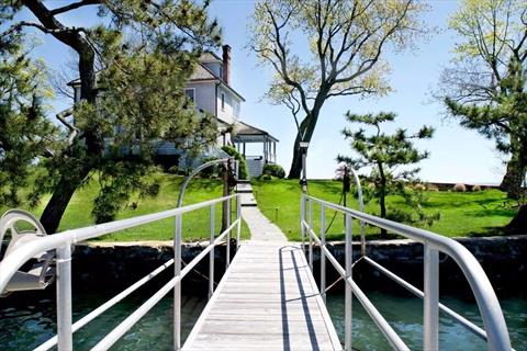 Dock