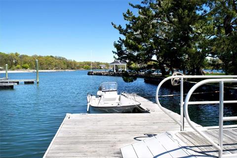 Dock